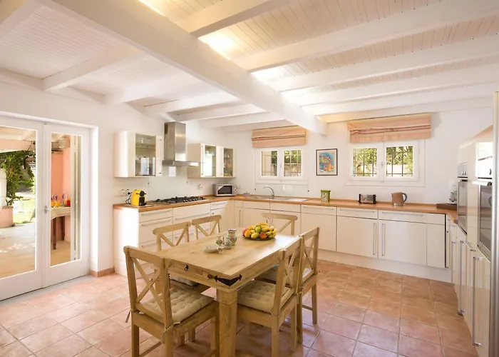 Old Olive Press Sea And Mountain Vila *