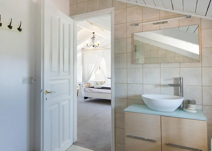 Old Olive Press Sea And Mountain Vila *